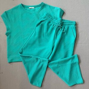 Aqua Textured Top and Wide Leg Crop Pants Set with Relaxed Fit and Soft Fabric